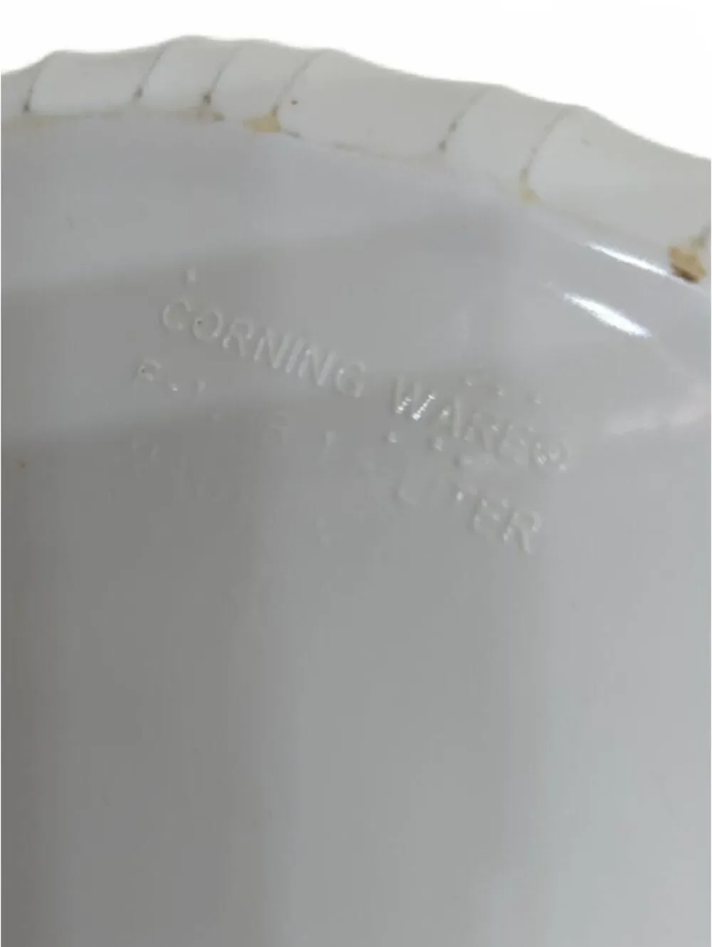 Vtg CorningWare White Oval Casserole Dish Clear Glass Lid